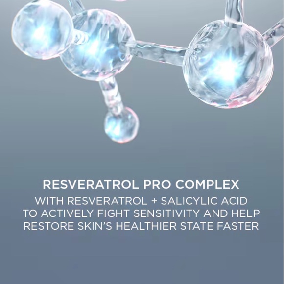 DARPHIN Essential Beauty Bag - Picture 7 of 8